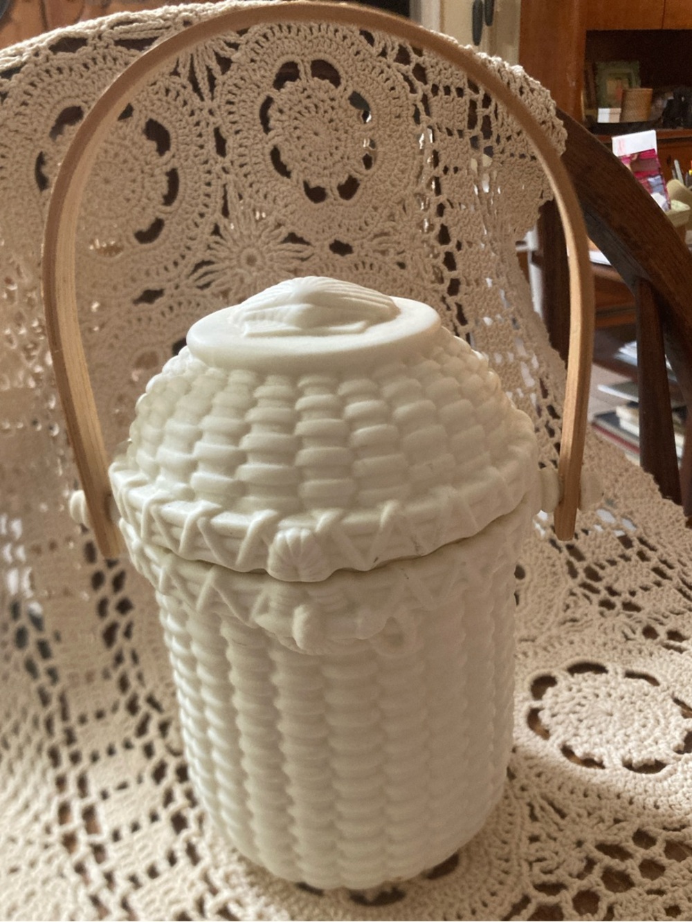 PartyLite Nantucket woven Basket-Style Candle Holder with wood Handle